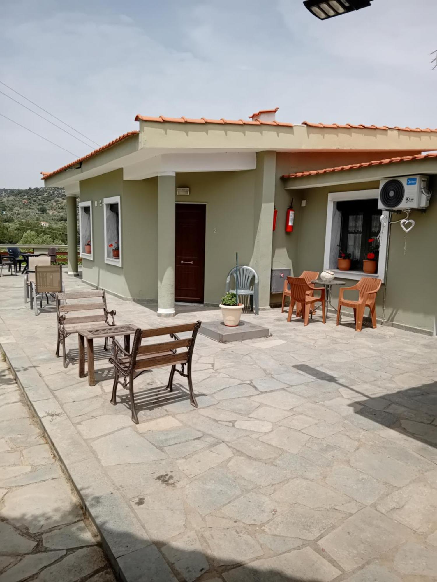 Giola Aparments And Studios 2 Astris Exterior foto